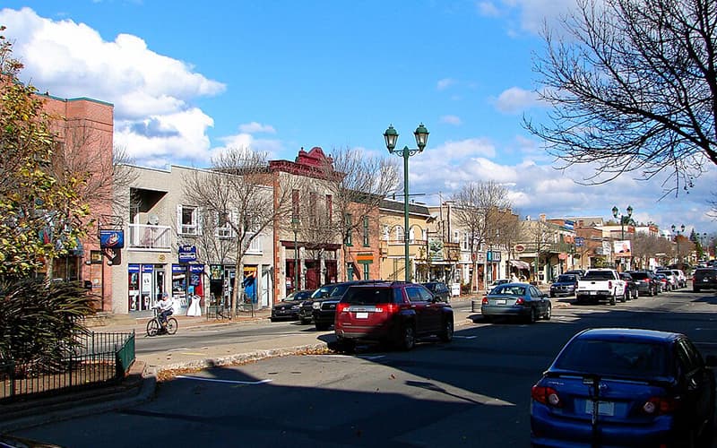 Rue résidentielle de Lachute desservie par notre maître électricien